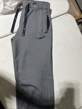 Nike Men’s Dark Gray Dri-FIT Jogger Pants